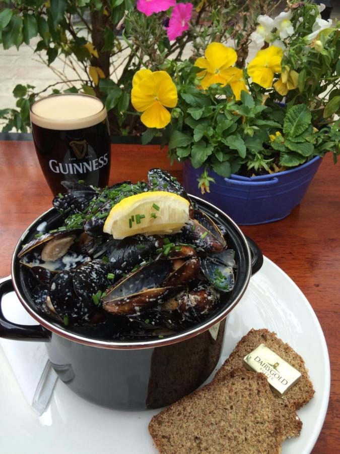 The Wander Inn Bar & Accommodation Kenmare Eksteriør bilde